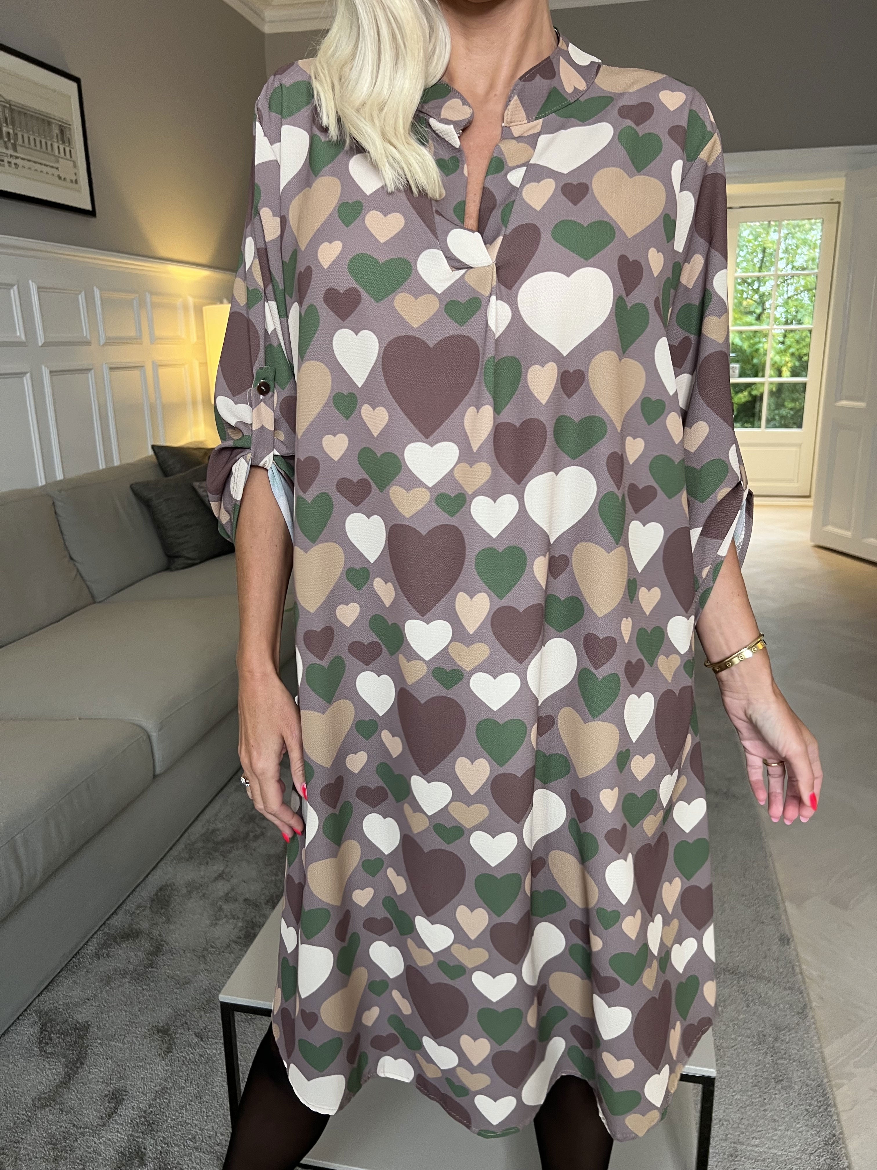 Vanesa Heart Long - Lätt och luftig klänning med hjärtmönster